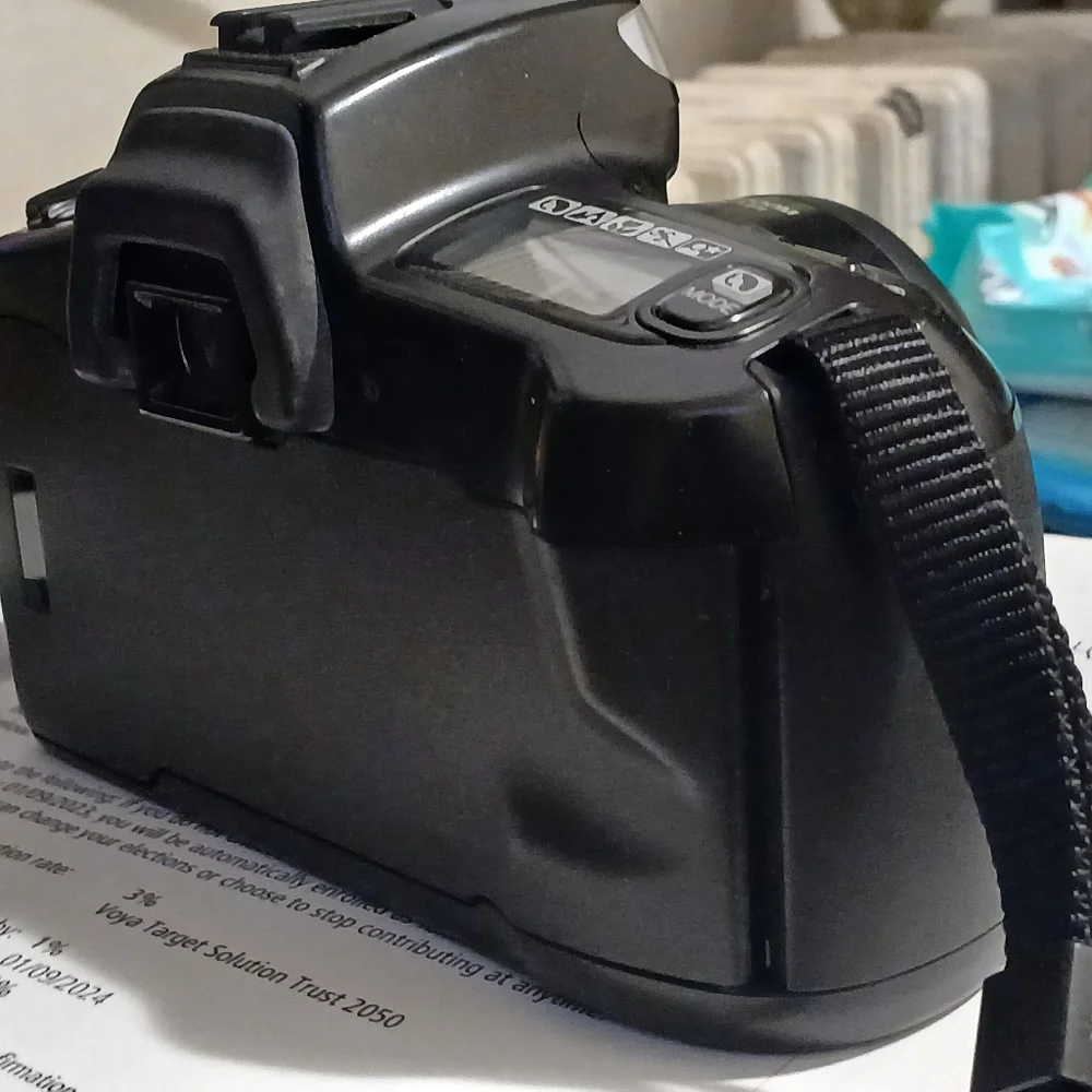 Black MINOLTA 300SI W/NOVA 1 LOWEPRO Case...MUST GO!!! ALL OFFERS WELCOME!!!